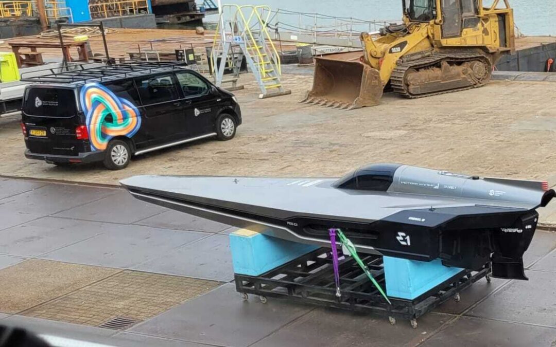 E-speedboot Racebird aangekomen in Rotterdamse haven
